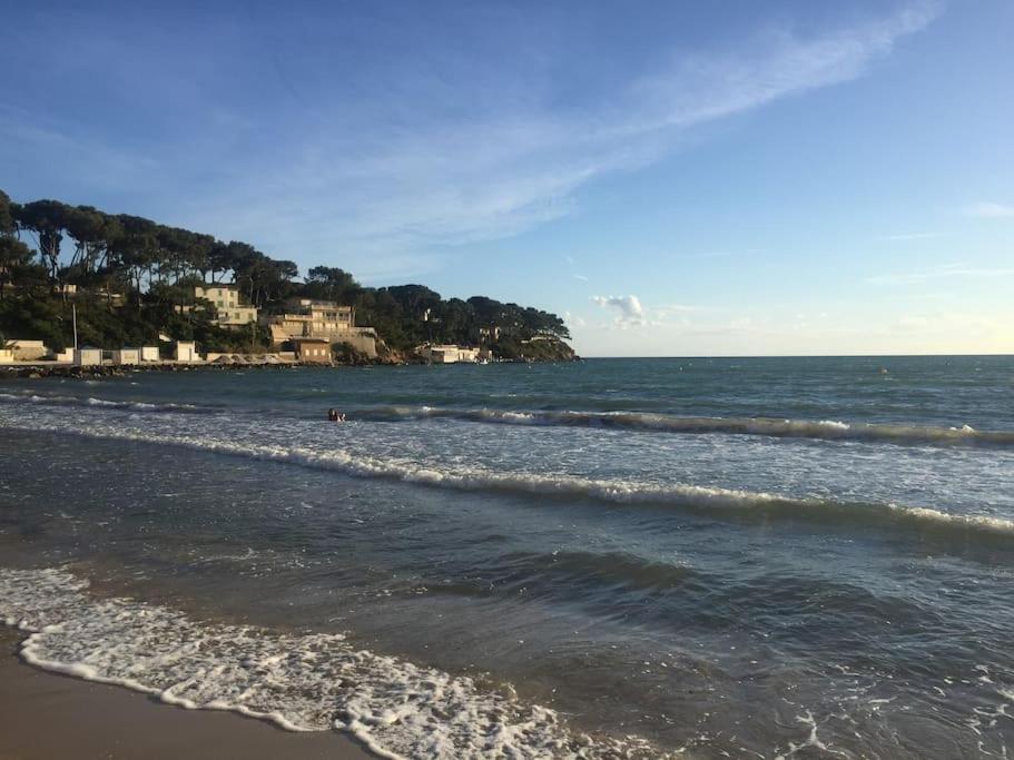 Les Appartements De La Marina Sanary-sur-Mer Kültér fotó