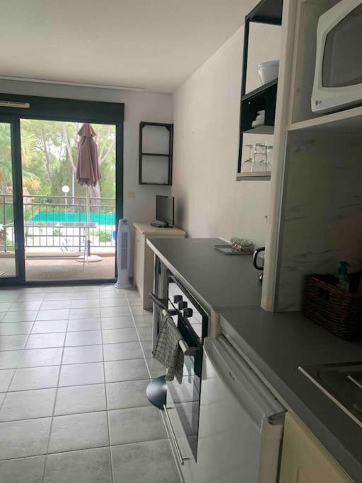 Les Appartements De La Marina Sanary-sur-Mer Kültér fotó