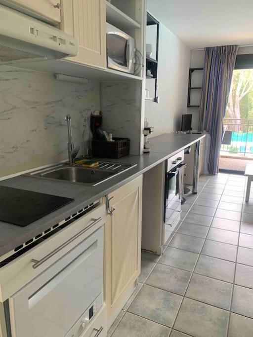Les Appartements De La Marina Sanary-sur-Mer Kültér fotó