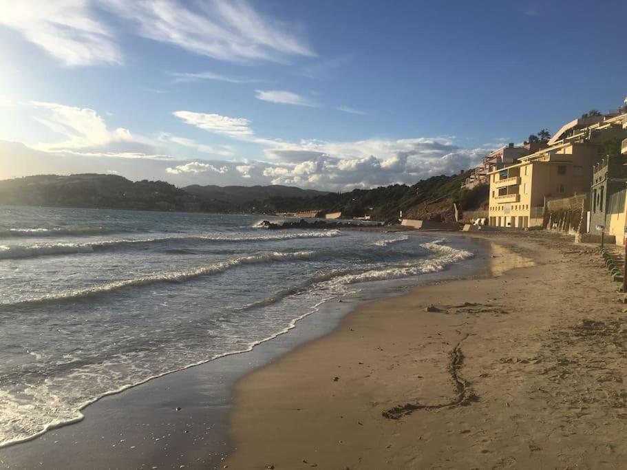 Les Appartements De La Marina Sanary-sur-Mer Kültér fotó